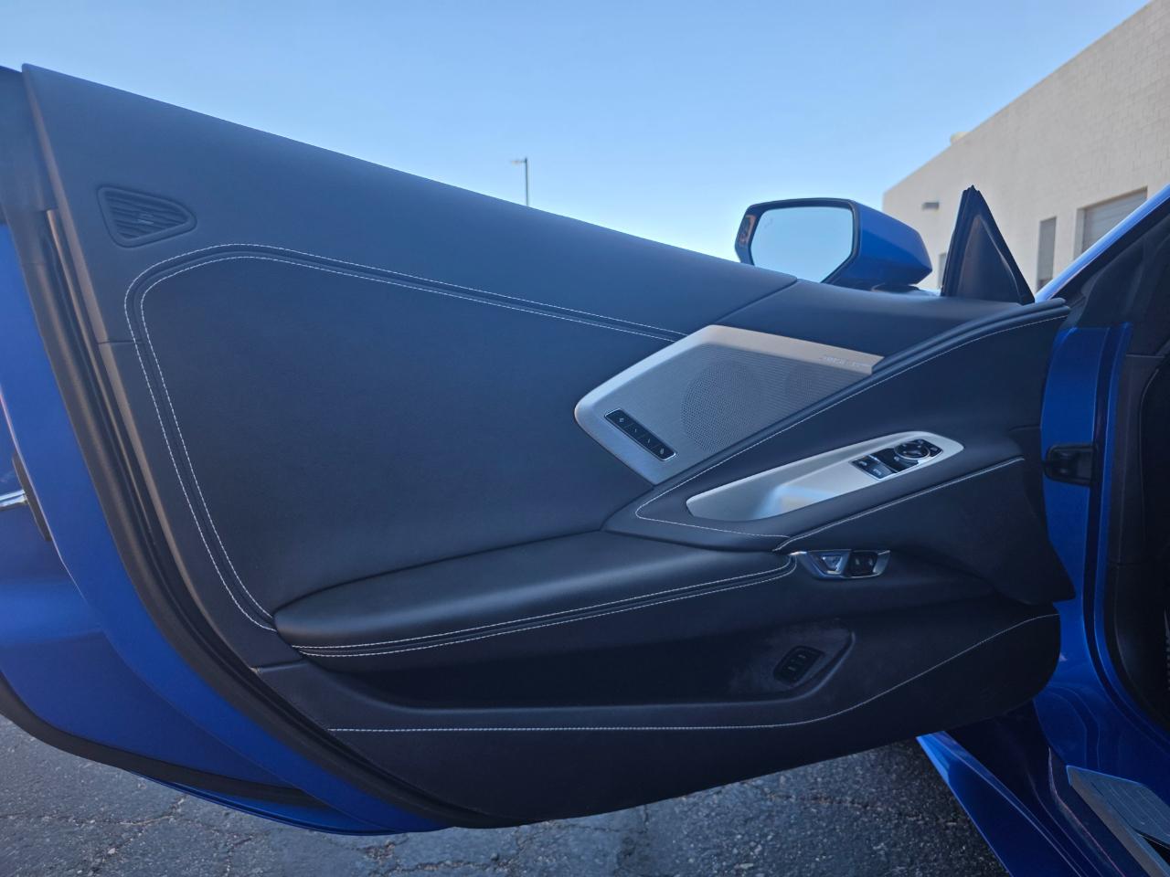 Chevrolet Corvette 2dr Stingray Z51 Cpe w/2LT 2022
