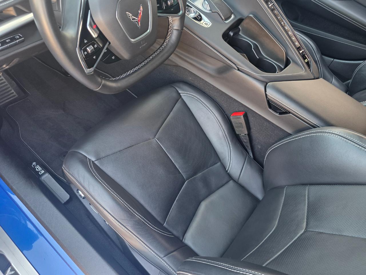 Chevrolet Corvette 2dr Stingray Z51 Cpe w/2LT 2022