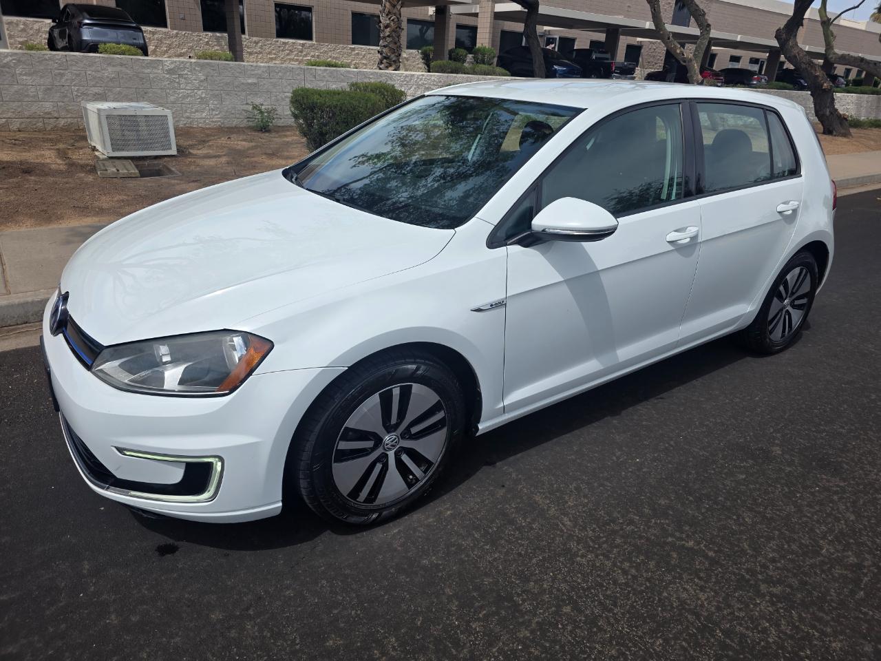 Volkswagen e-Golf SE 2016
