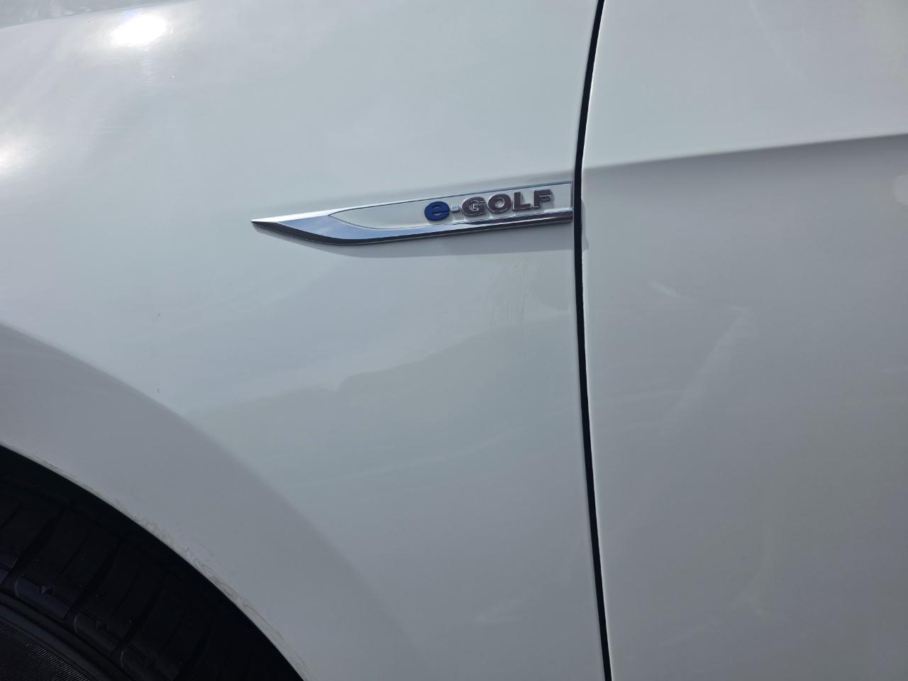 Volkswagen e-Golf SE 2016