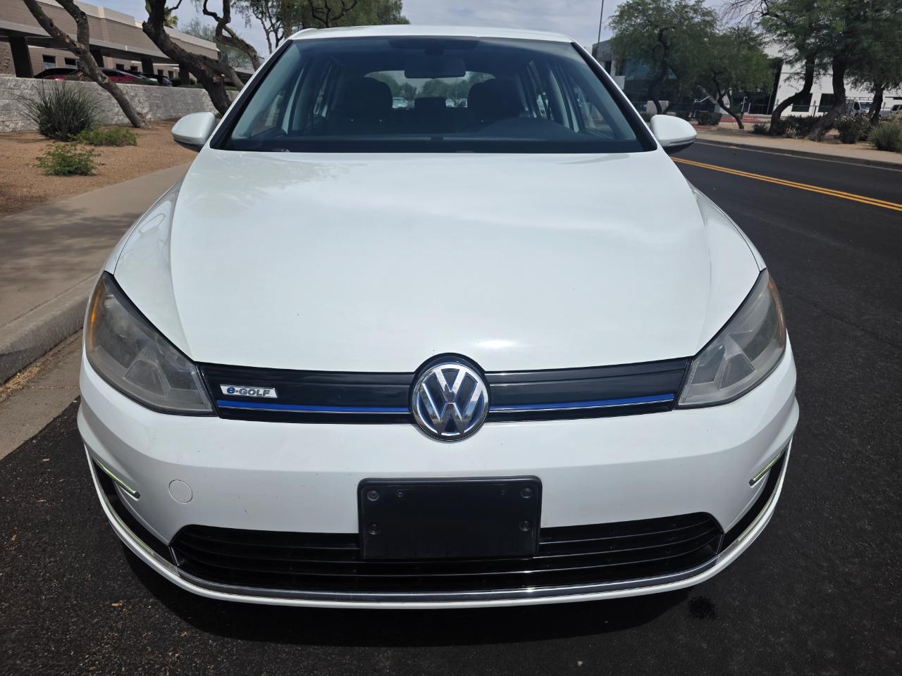 Volkswagen e-Golf SE 2016