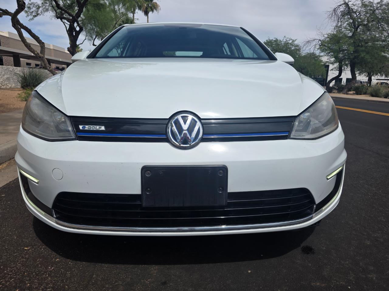 Volkswagen e-Golf SE 2016