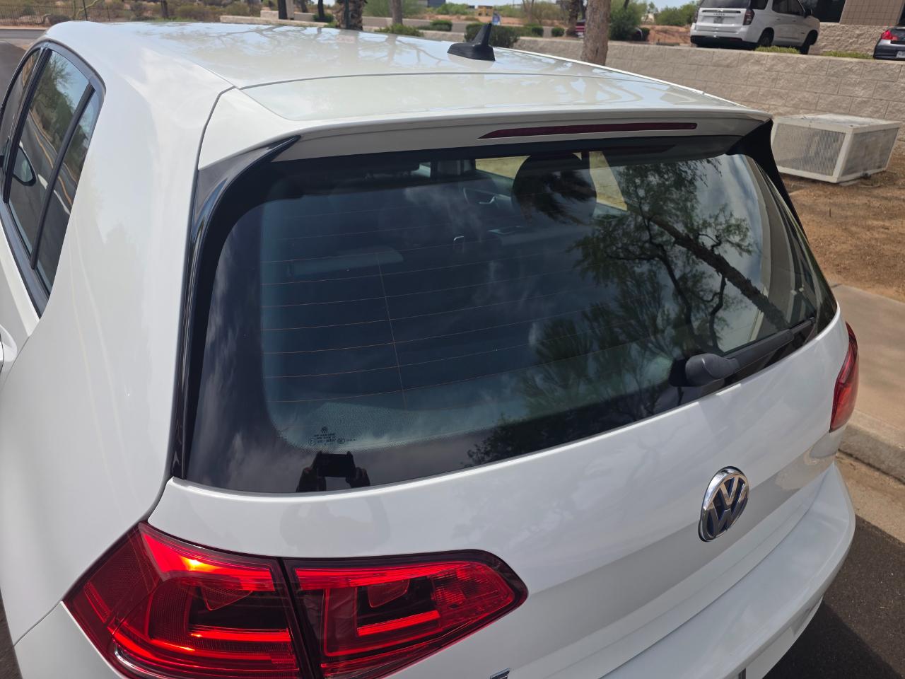 Volkswagen e-Golf SE 2016