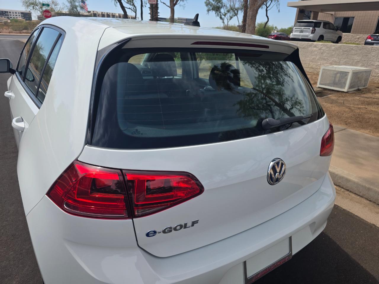Volkswagen e-Golf SE 2016
