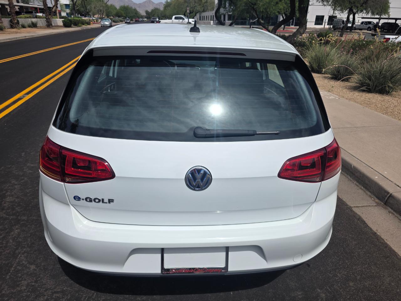 Volkswagen e-Golf SE 2016
