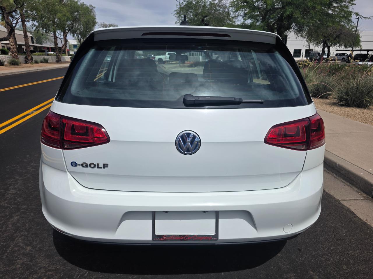 Volkswagen e-Golf SE 2016