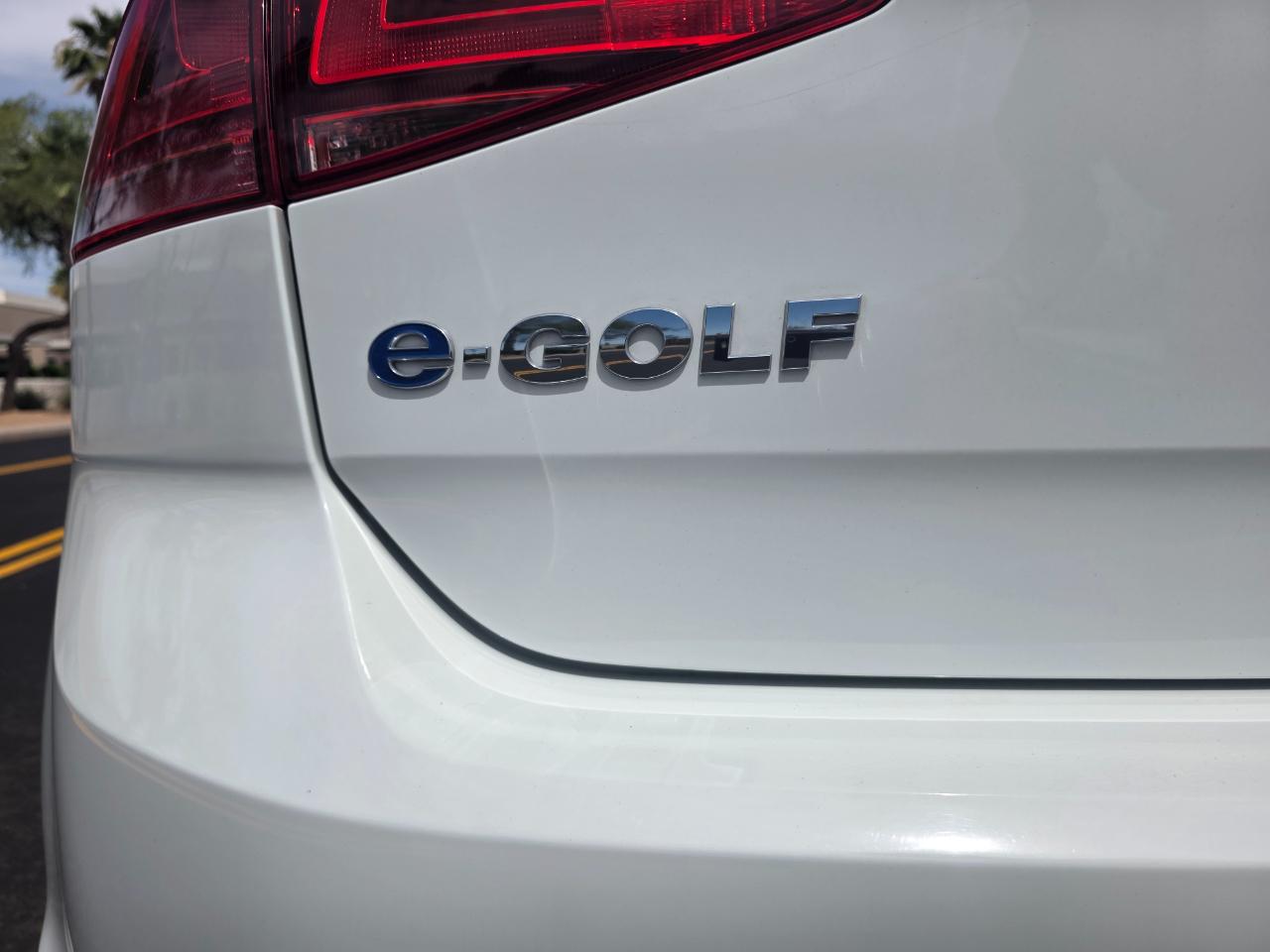 Volkswagen e-Golf SE 2016