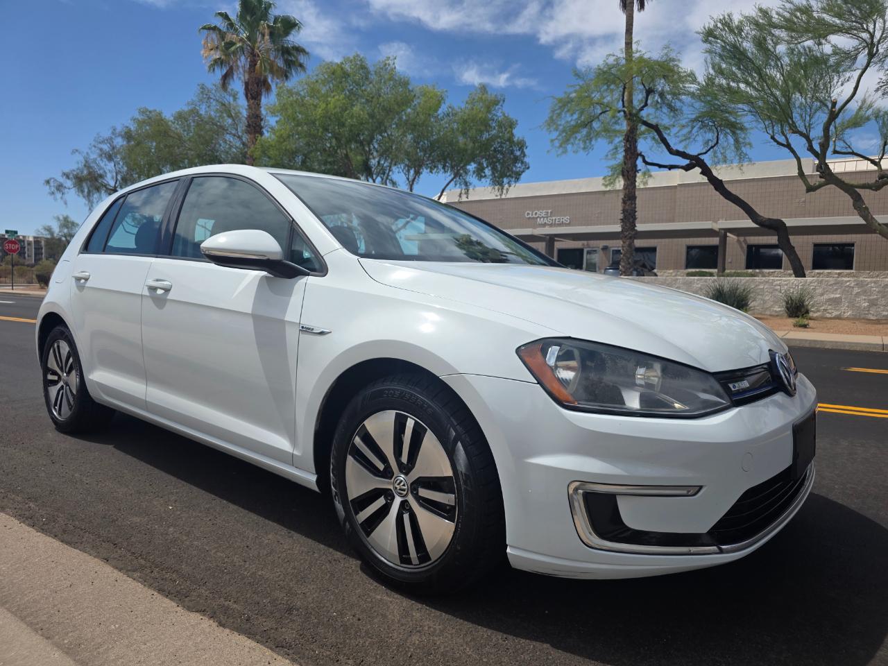 Volkswagen e-Golf SE 2016