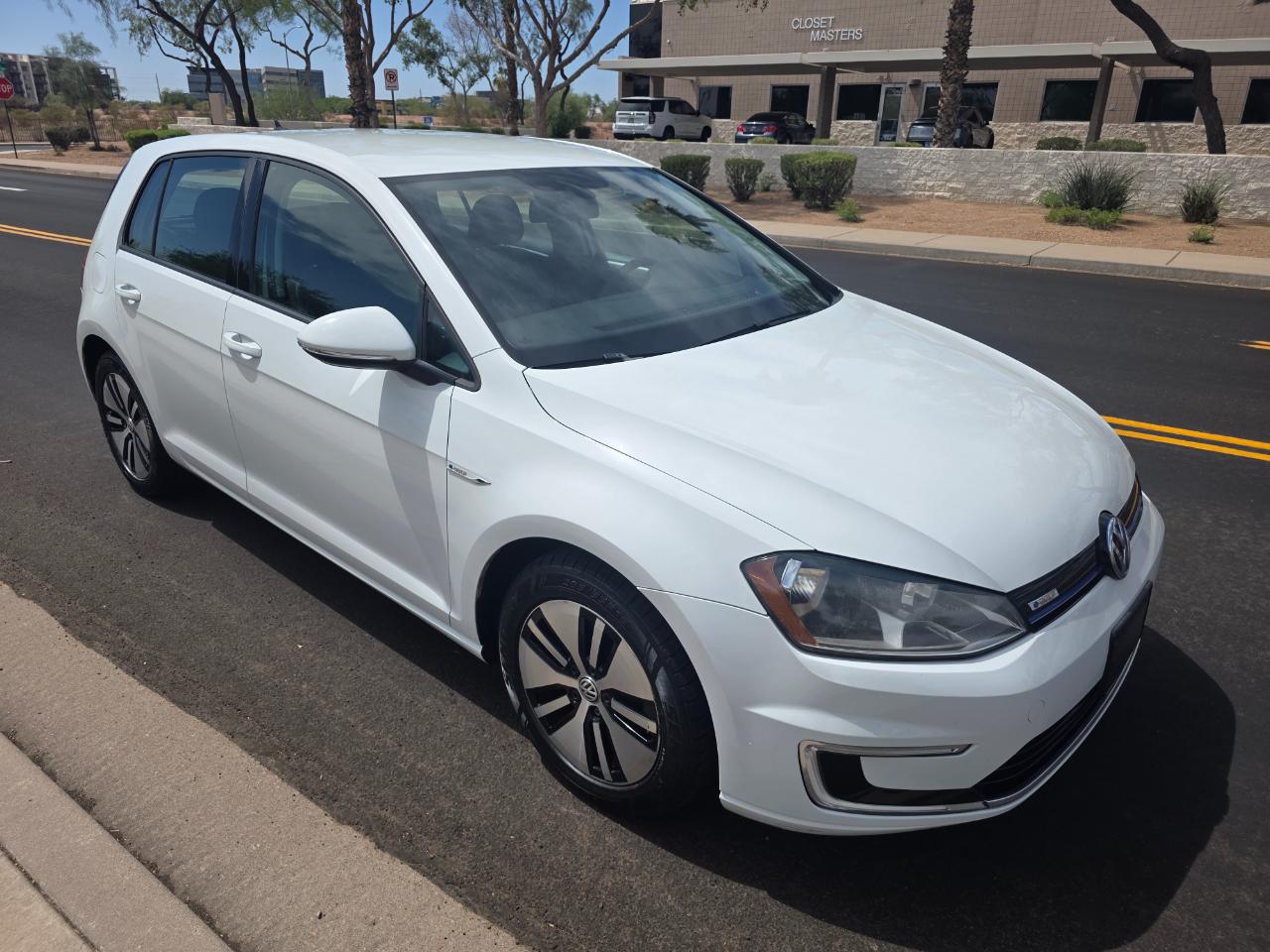 Volkswagen e-Golf SE 2016
