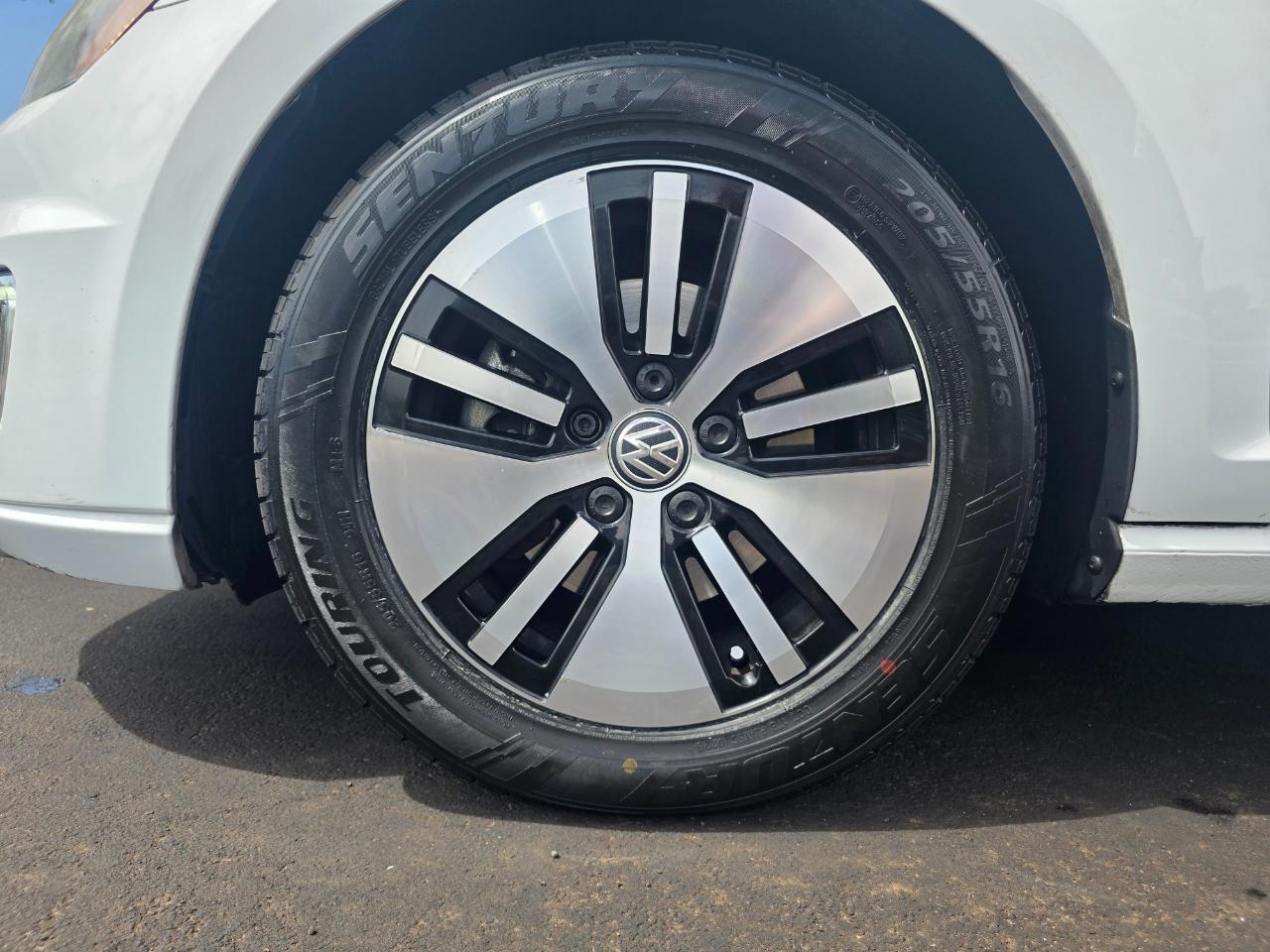Volkswagen e-Golf SE 2016