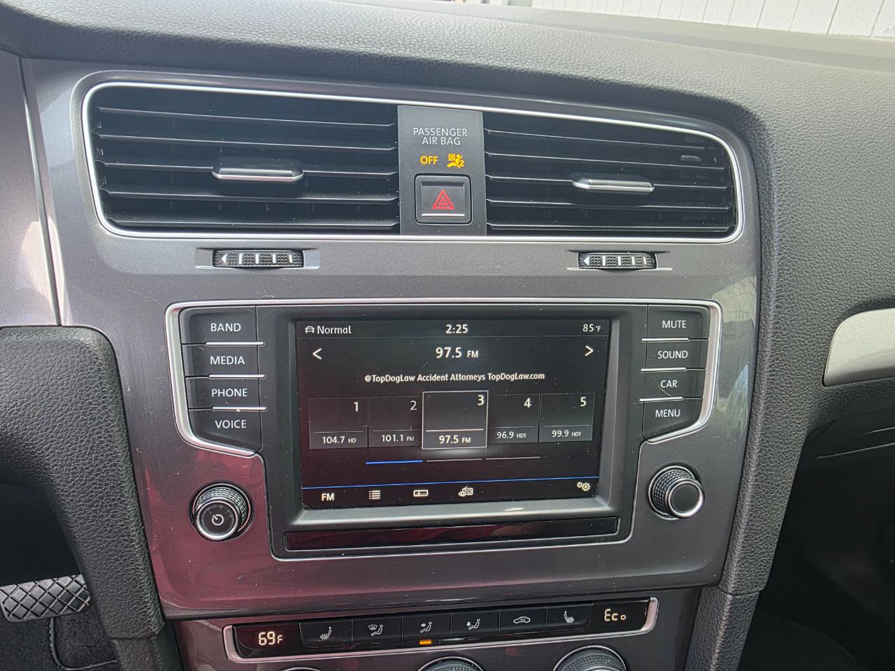 Volkswagen e-Golf SE 2016
