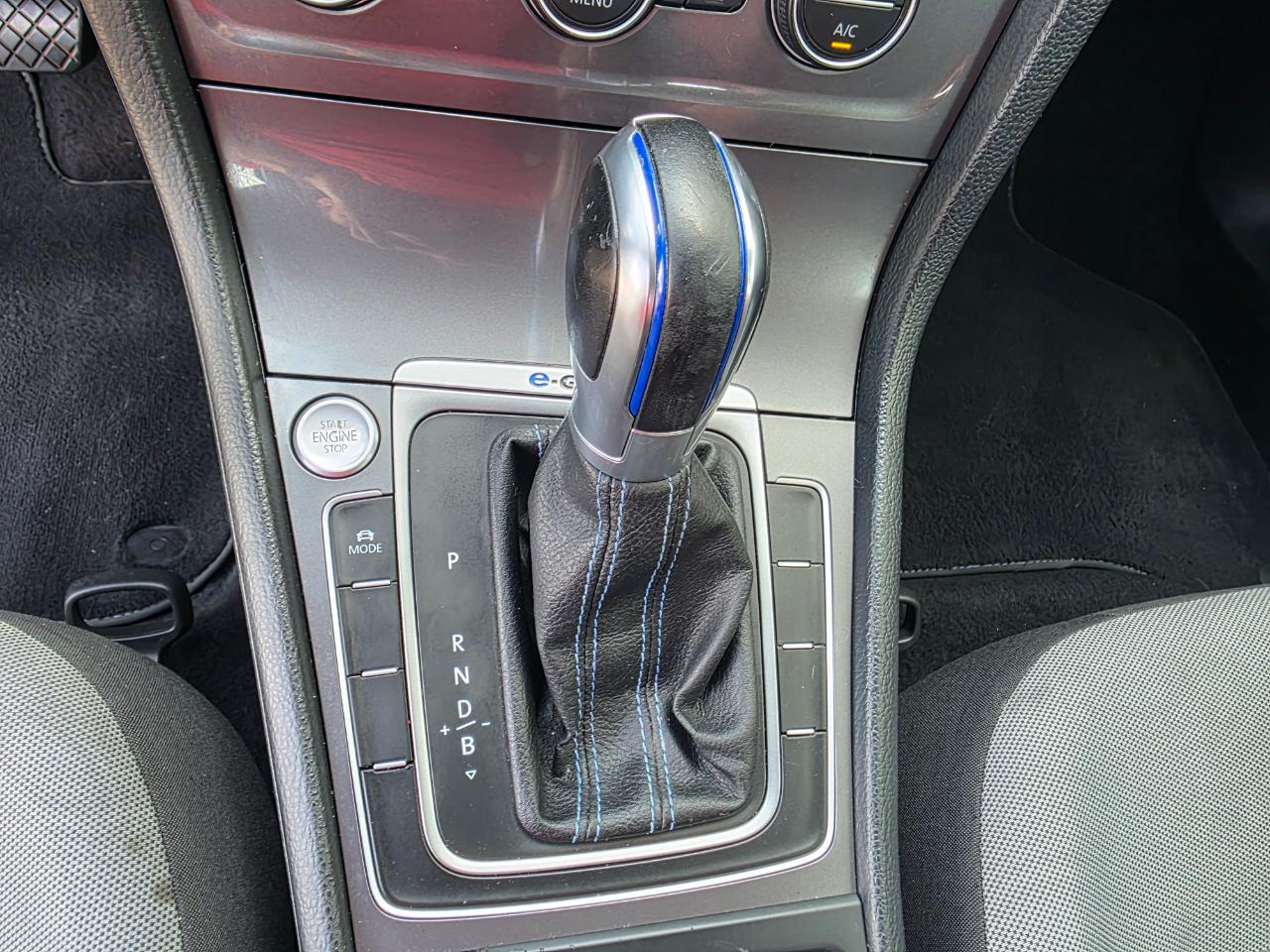 Volkswagen e-Golf SE 2016