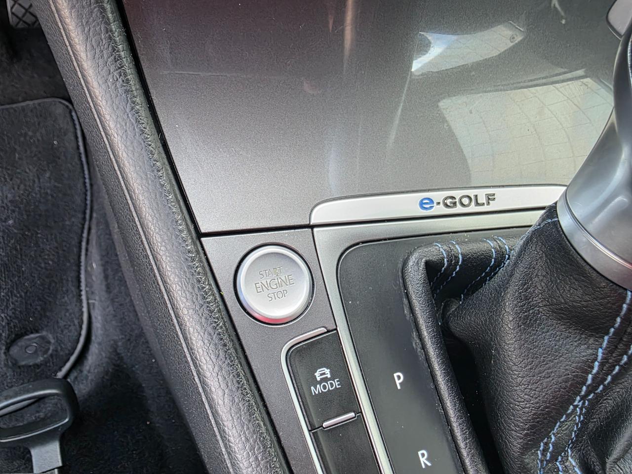 Volkswagen e-Golf SE 2016