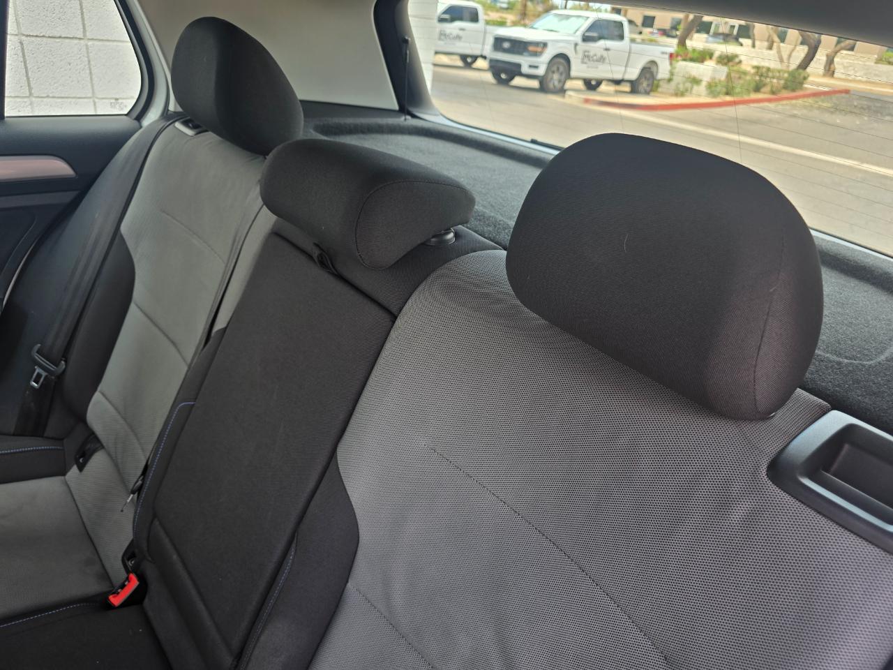 Volkswagen e-Golf SE 2016