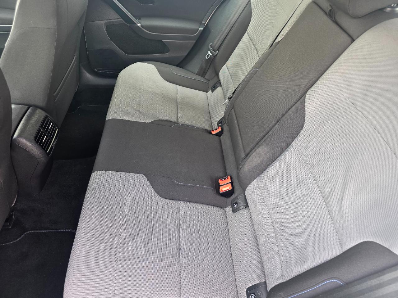Volkswagen e-Golf SE 2016