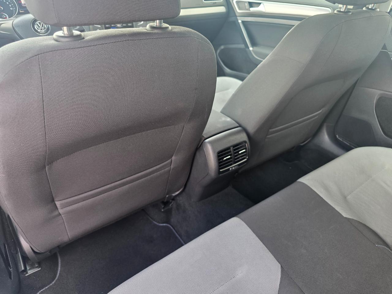 Volkswagen e-Golf SE 2016