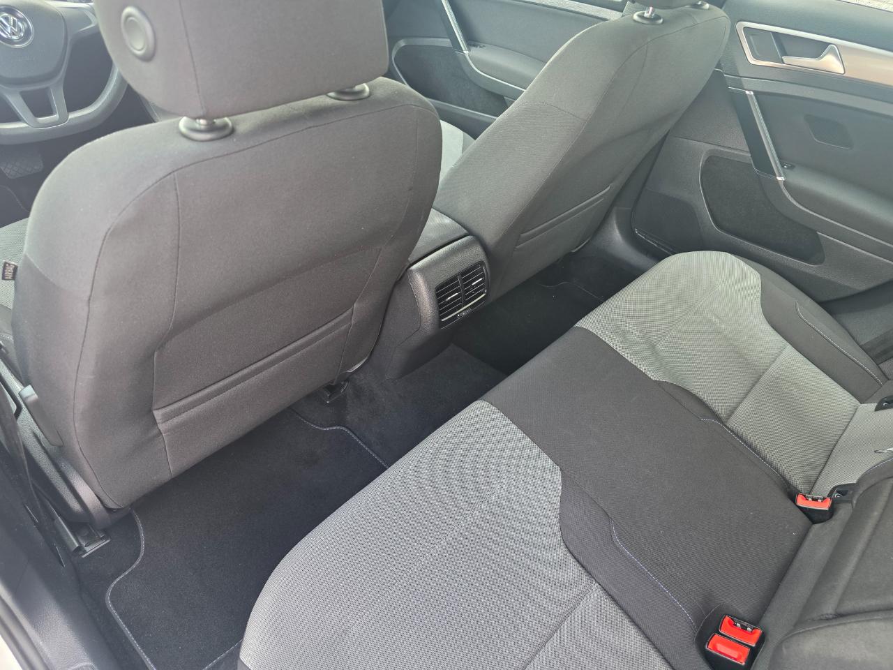 Volkswagen e-Golf SE 2016