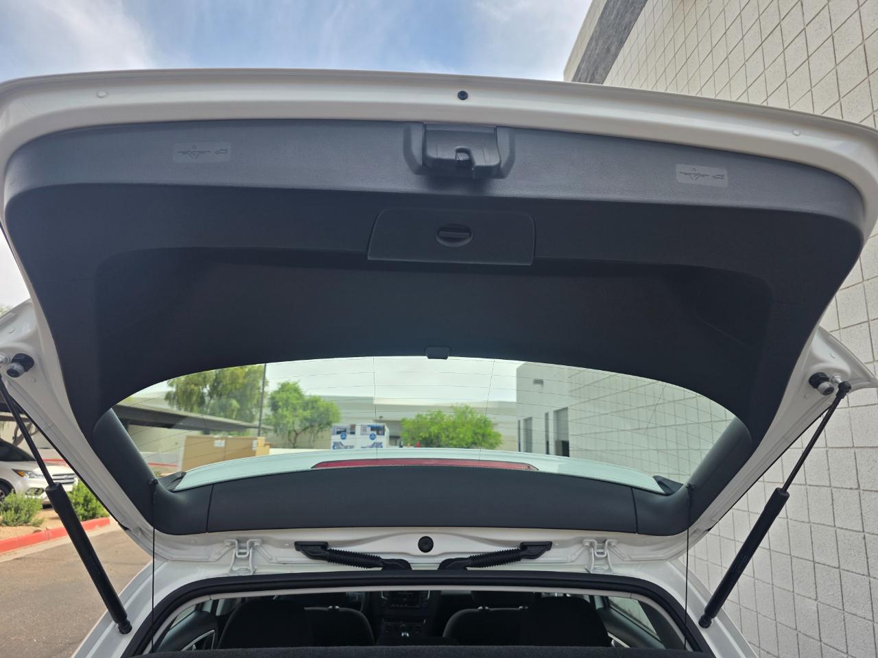 Volkswagen e-Golf SE 2016