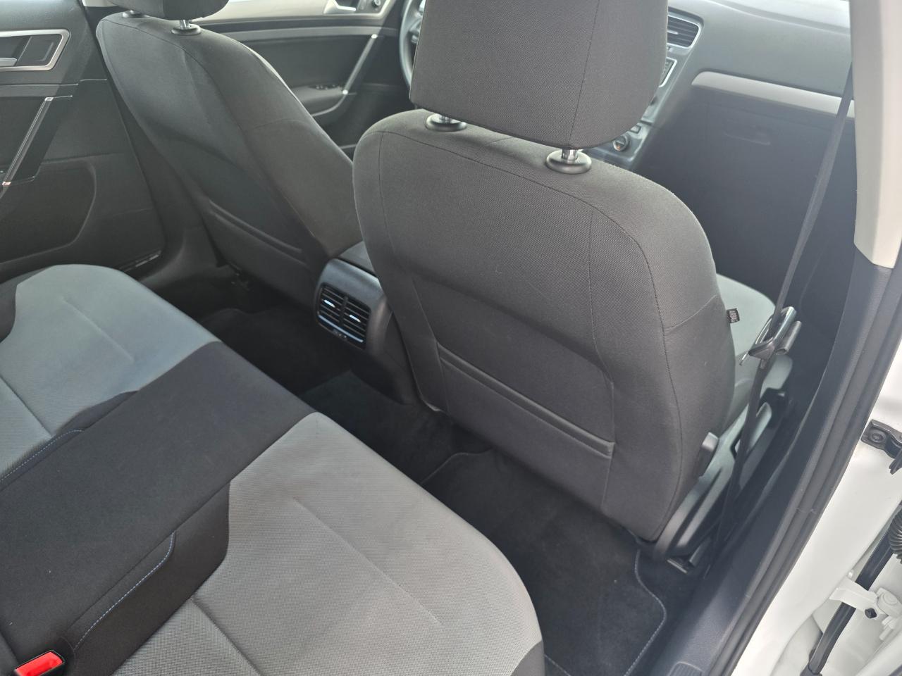 Volkswagen e-Golf SE 2016