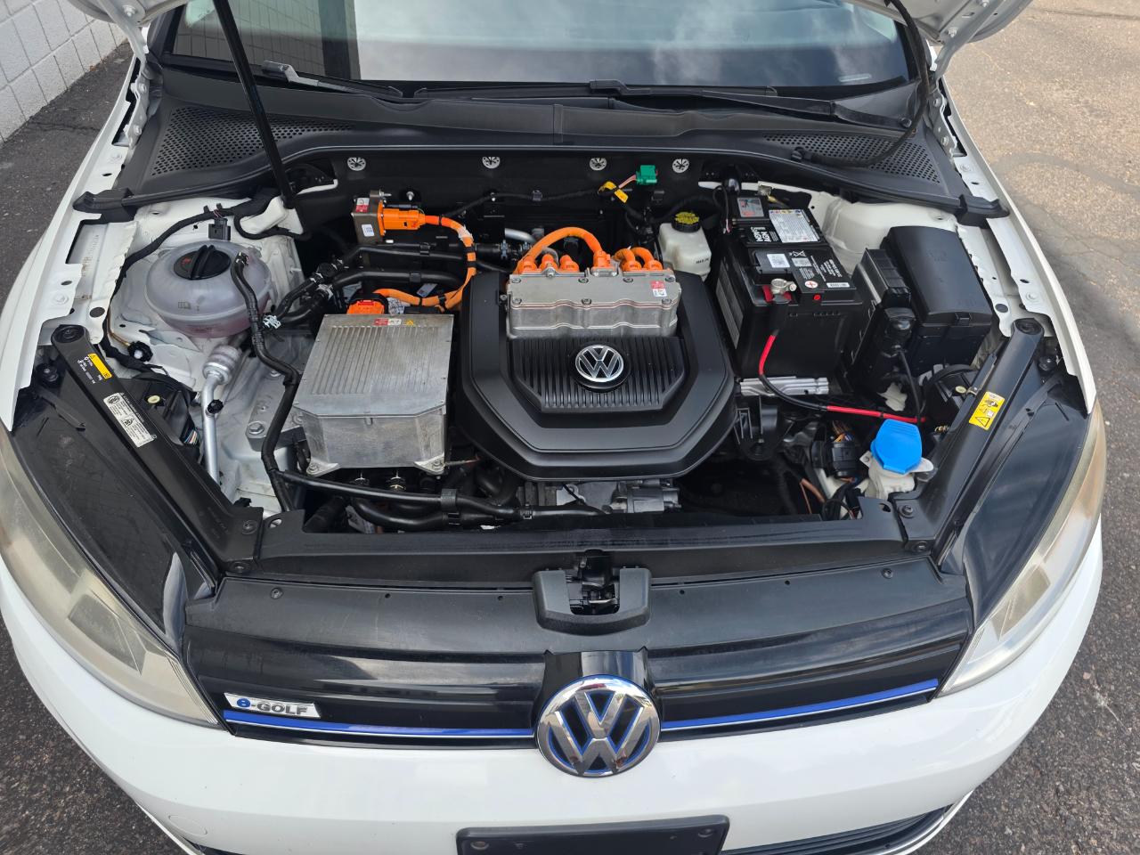 Volkswagen e-Golf SE 2016