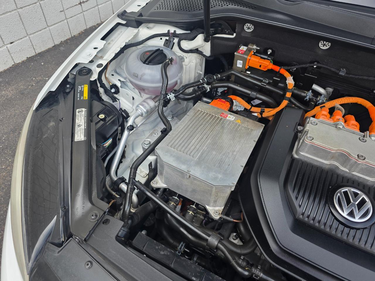 Volkswagen e-Golf SE 2016
