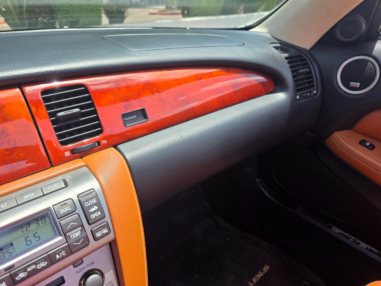 Lexus SC 430 Convertible 2004