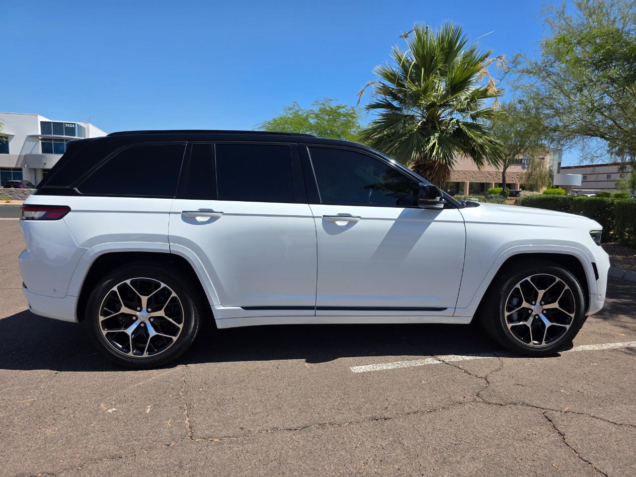 Jeep Grand Cherokee Summit Reserve 4x4 2023