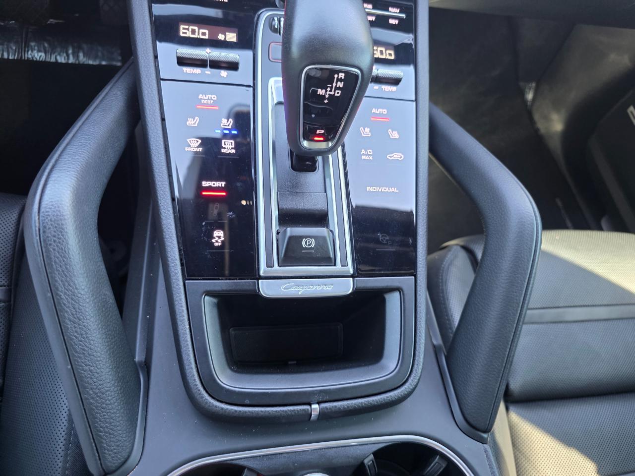 Porsche Cayenne Base 2022