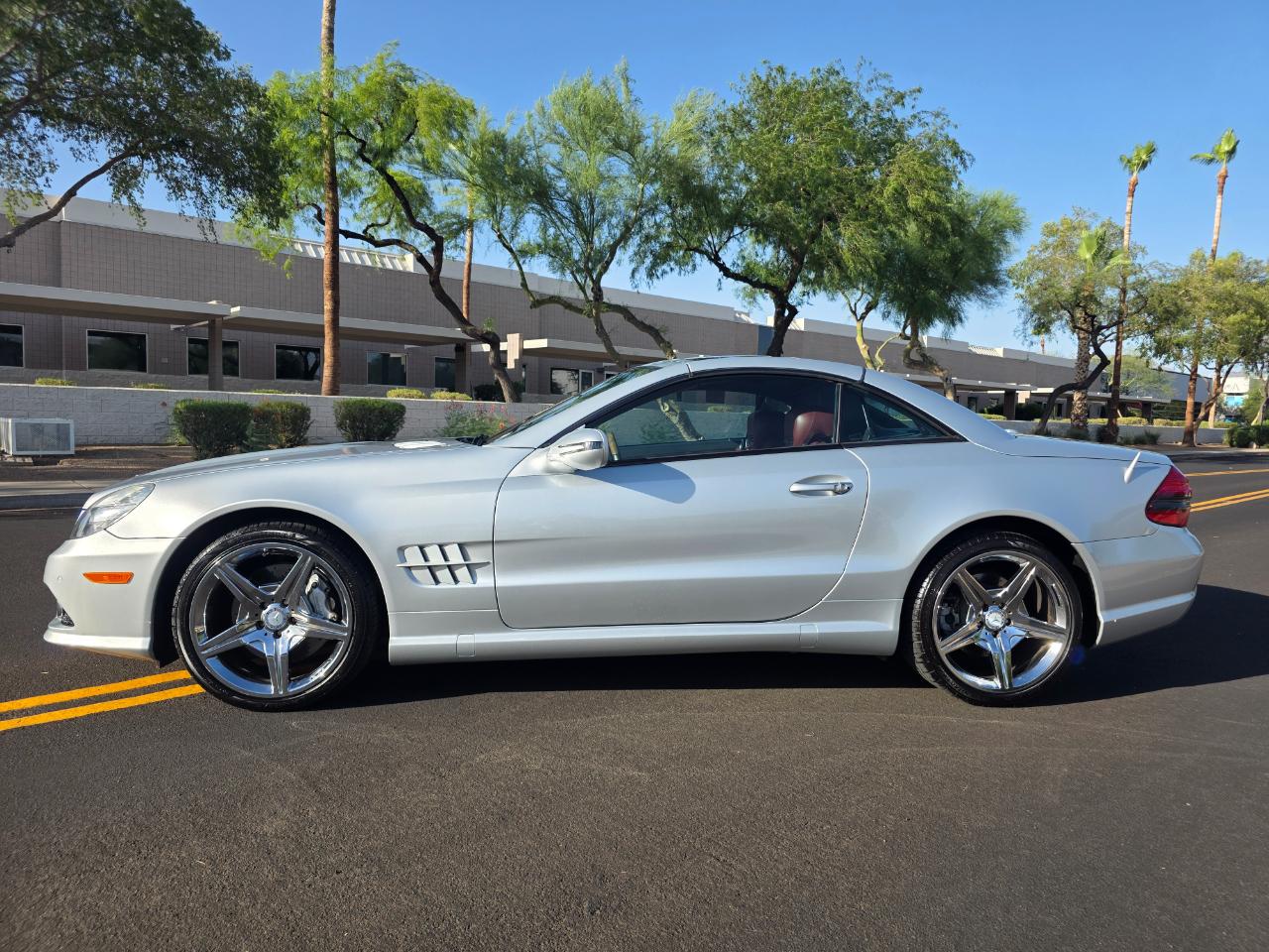 Mercedes-Benz SL-Class SL550 2011