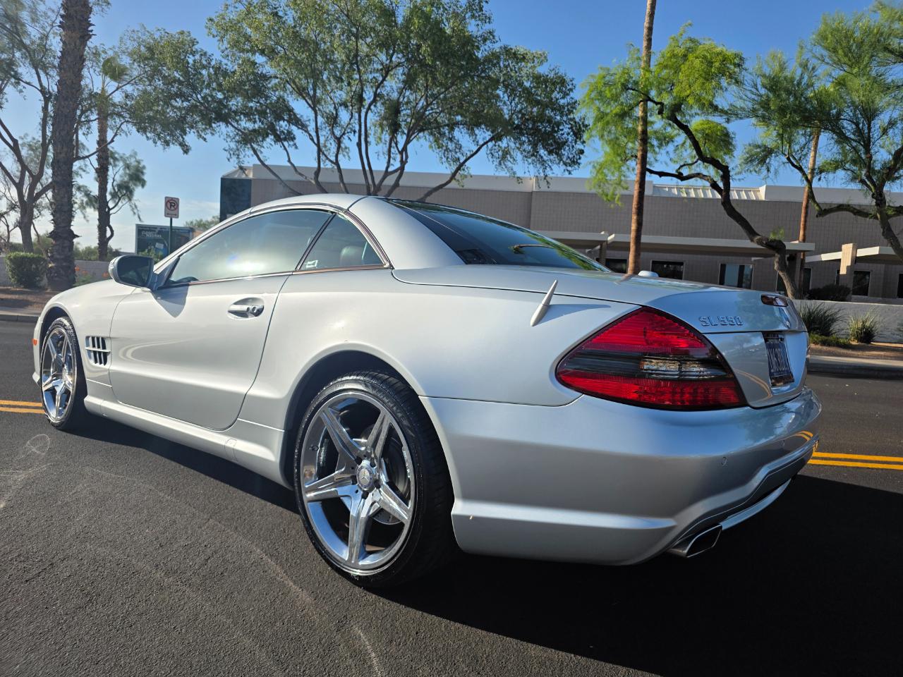 Mercedes-Benz SL-Class SL550 2011