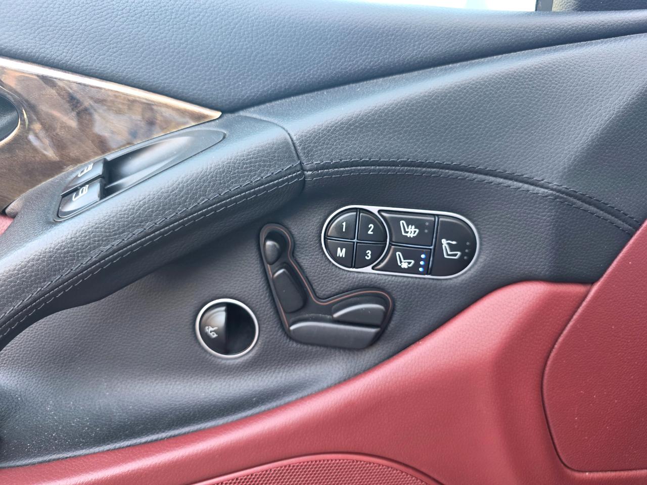 Mercedes-Benz SL-Class SL550 2011