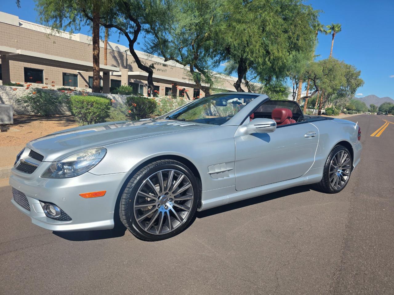 Mercedes-Benz SL-Class SL550 2011
