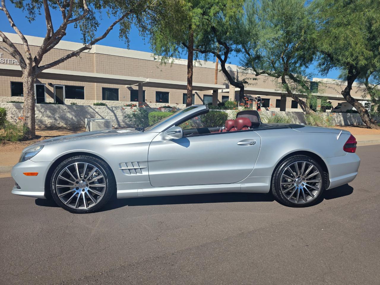 Mercedes-Benz SL-Class SL550 2011