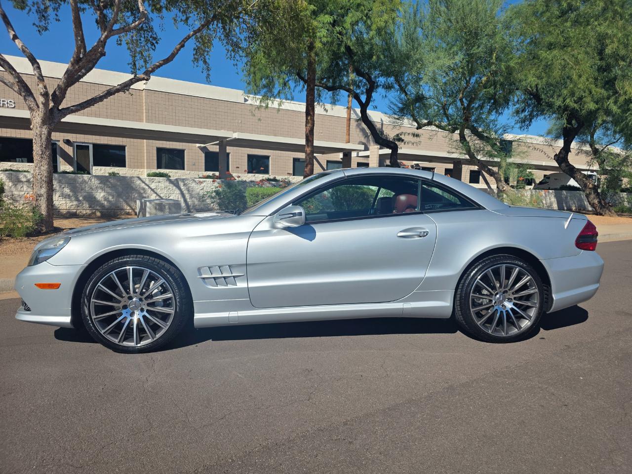 Mercedes-Benz SL-Class SL550 2011