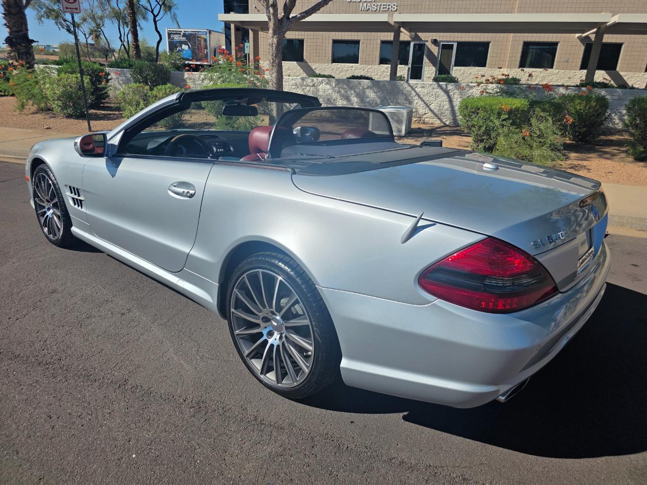 Mercedes-Benz SL-Class SL550 2011