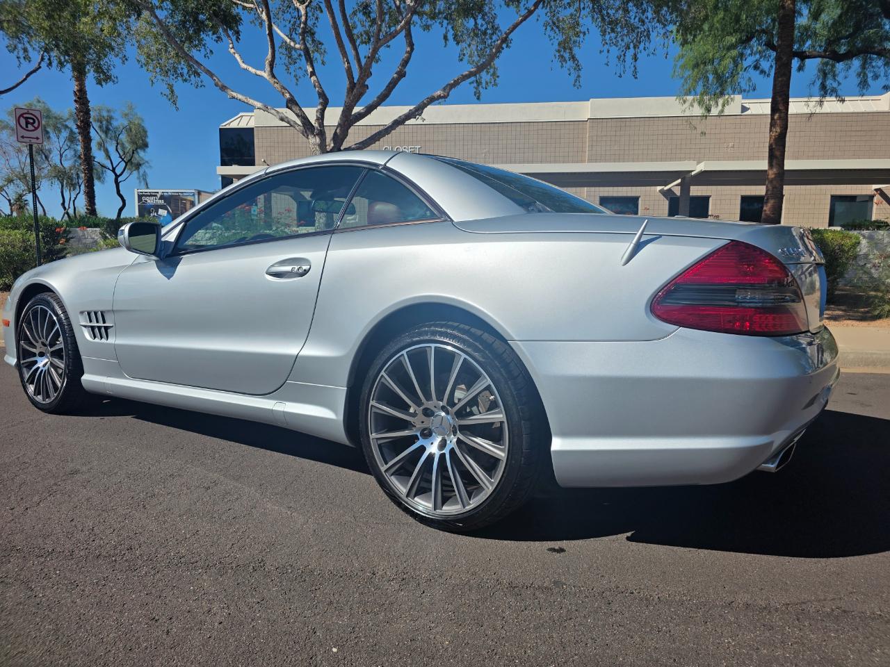 Mercedes-Benz SL-Class SL550 2011