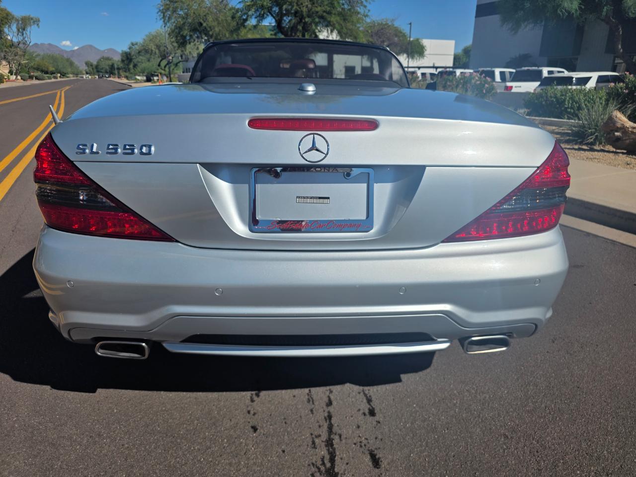 Mercedes-Benz SL-Class SL550 2011