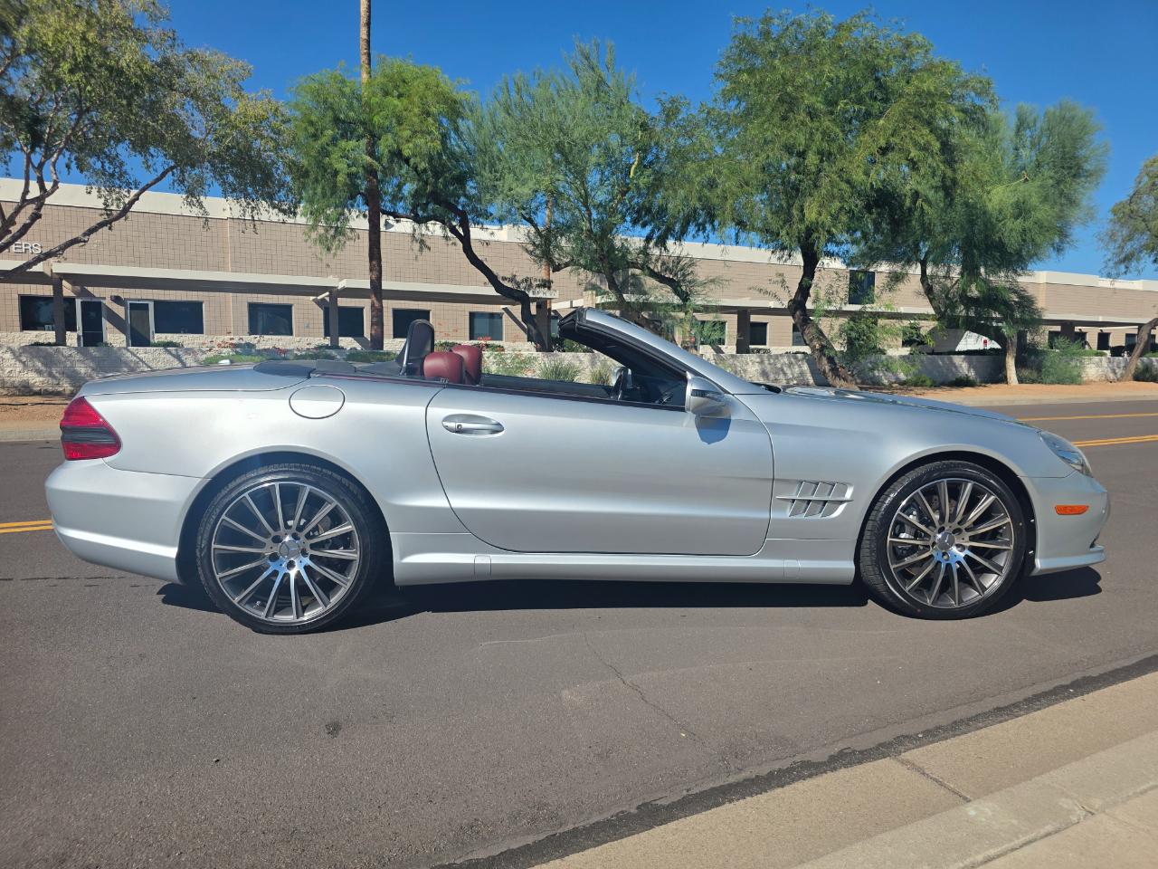Mercedes-Benz SL-Class SL550 2011