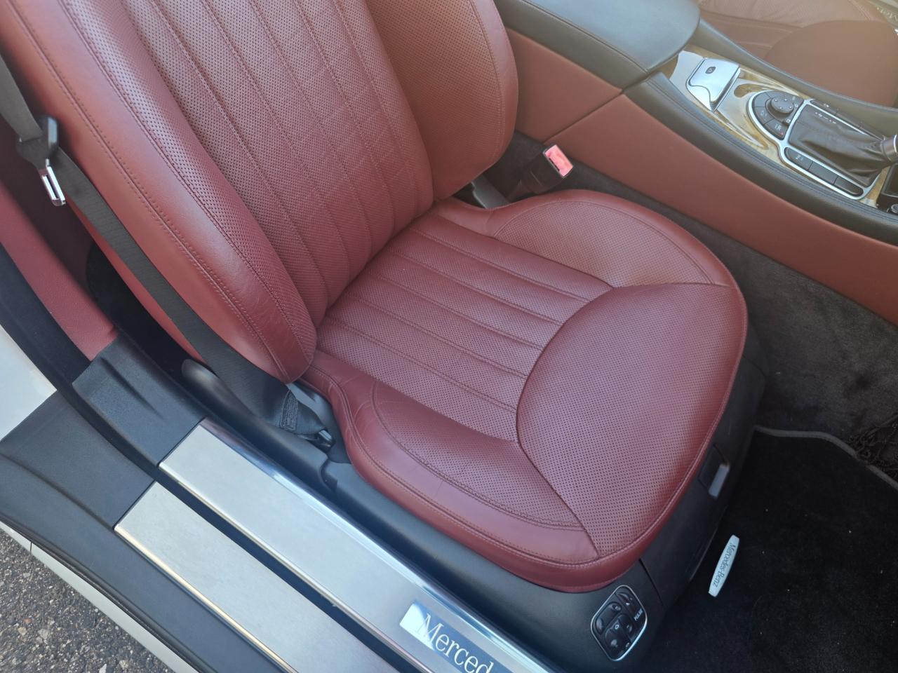 Mercedes-Benz SL-Class SL550 2011