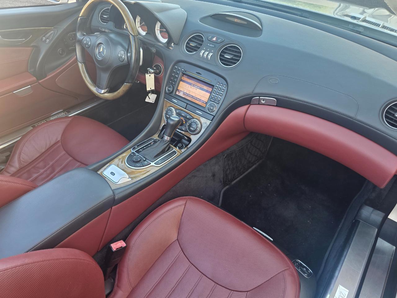 Mercedes-Benz SL-Class SL550 2011