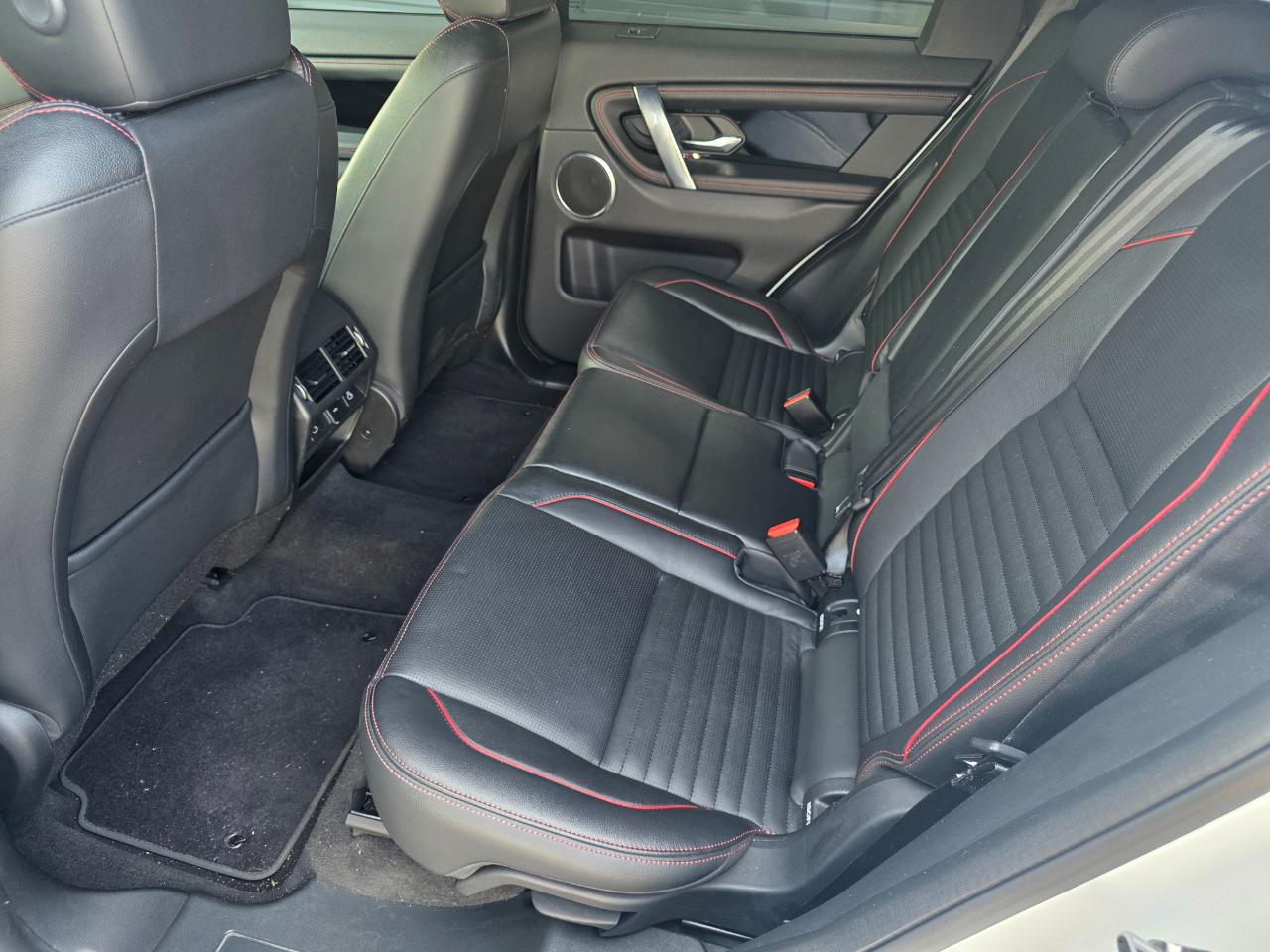 Land Rover Discovery Sport R-Dynamic SE 2022