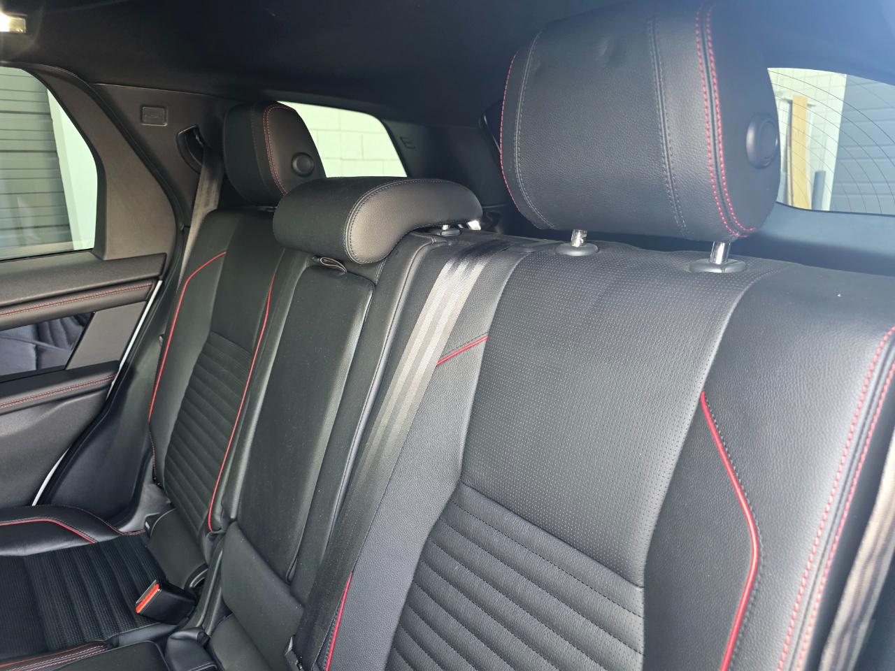 Land Rover Discovery Sport R-Dynamic SE 2022