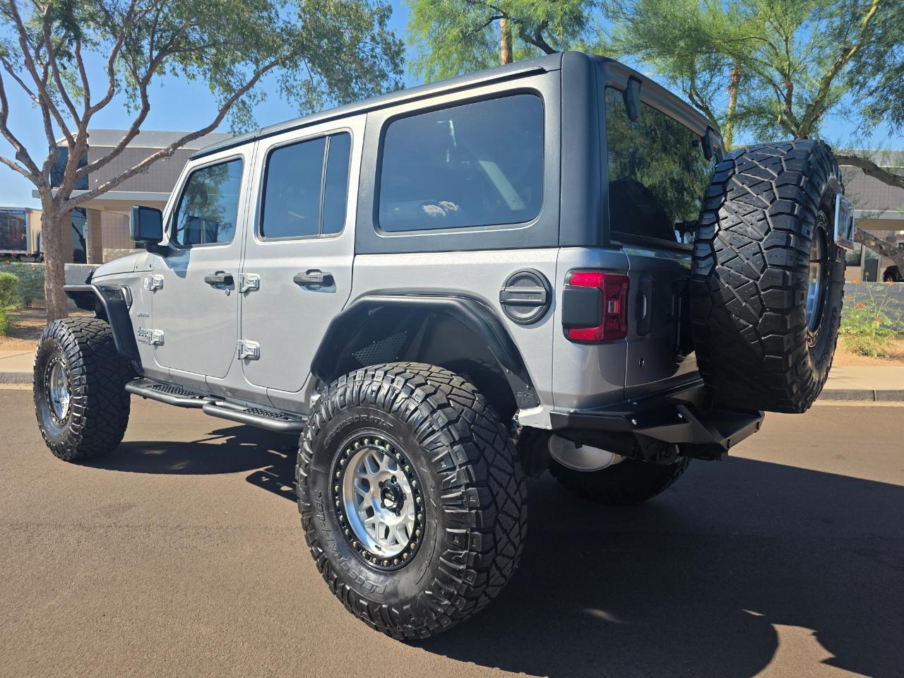 Jeep Wrangler Unlimited Sahara 2018