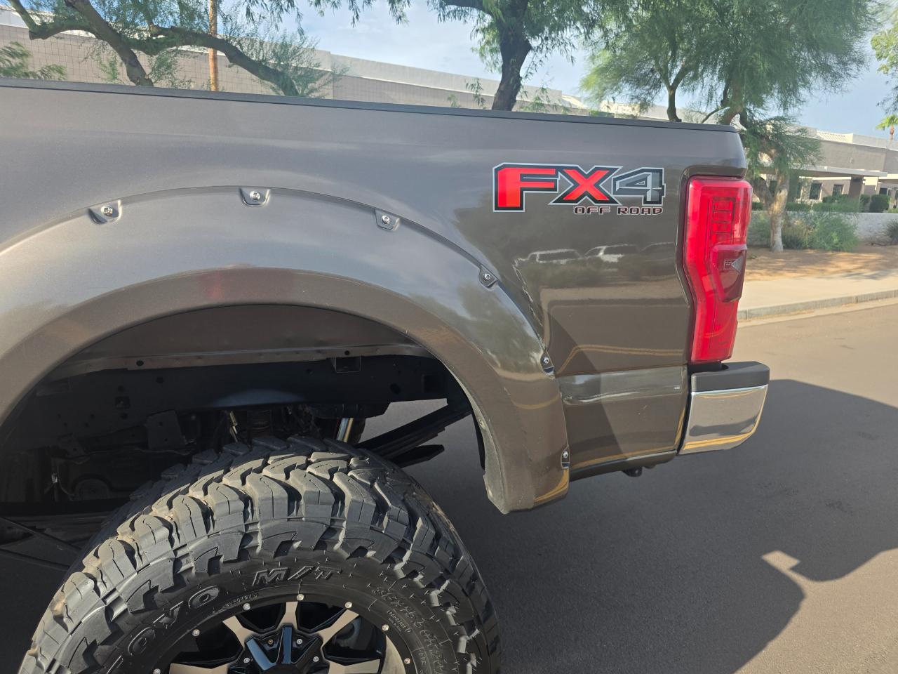 Ford F-250 SD Lariat Crew Cab 4WD 2017