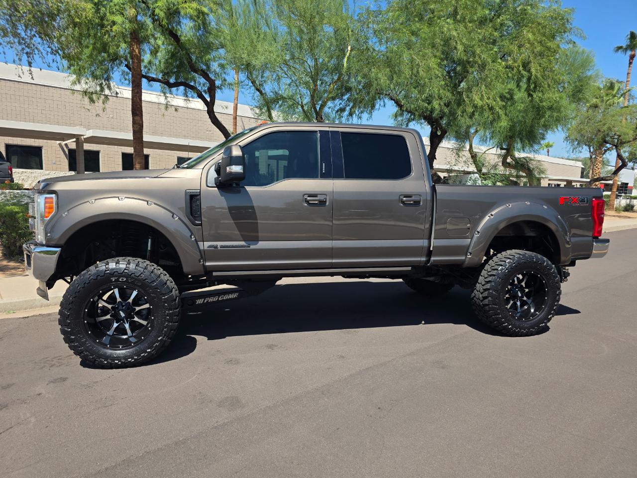 Ford F-250 SD Lariat Crew Cab 4WD 2017