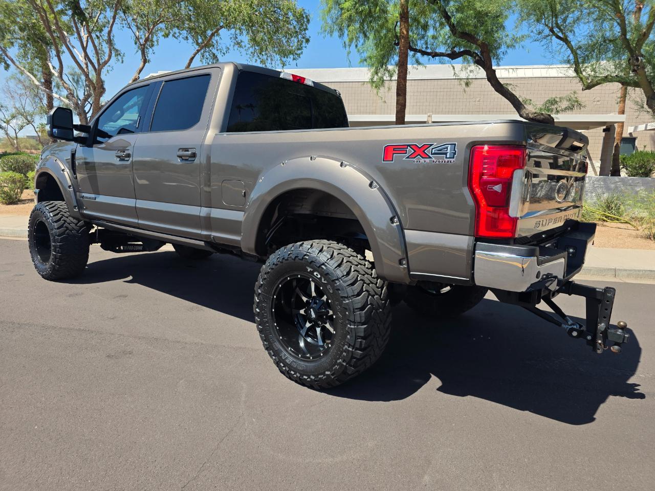 Ford F-250 SD Lariat Crew Cab 4WD 2017