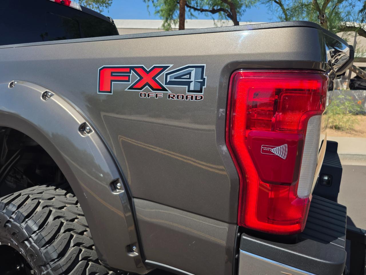 Ford F-250 SD Lariat Crew Cab 4WD 2017