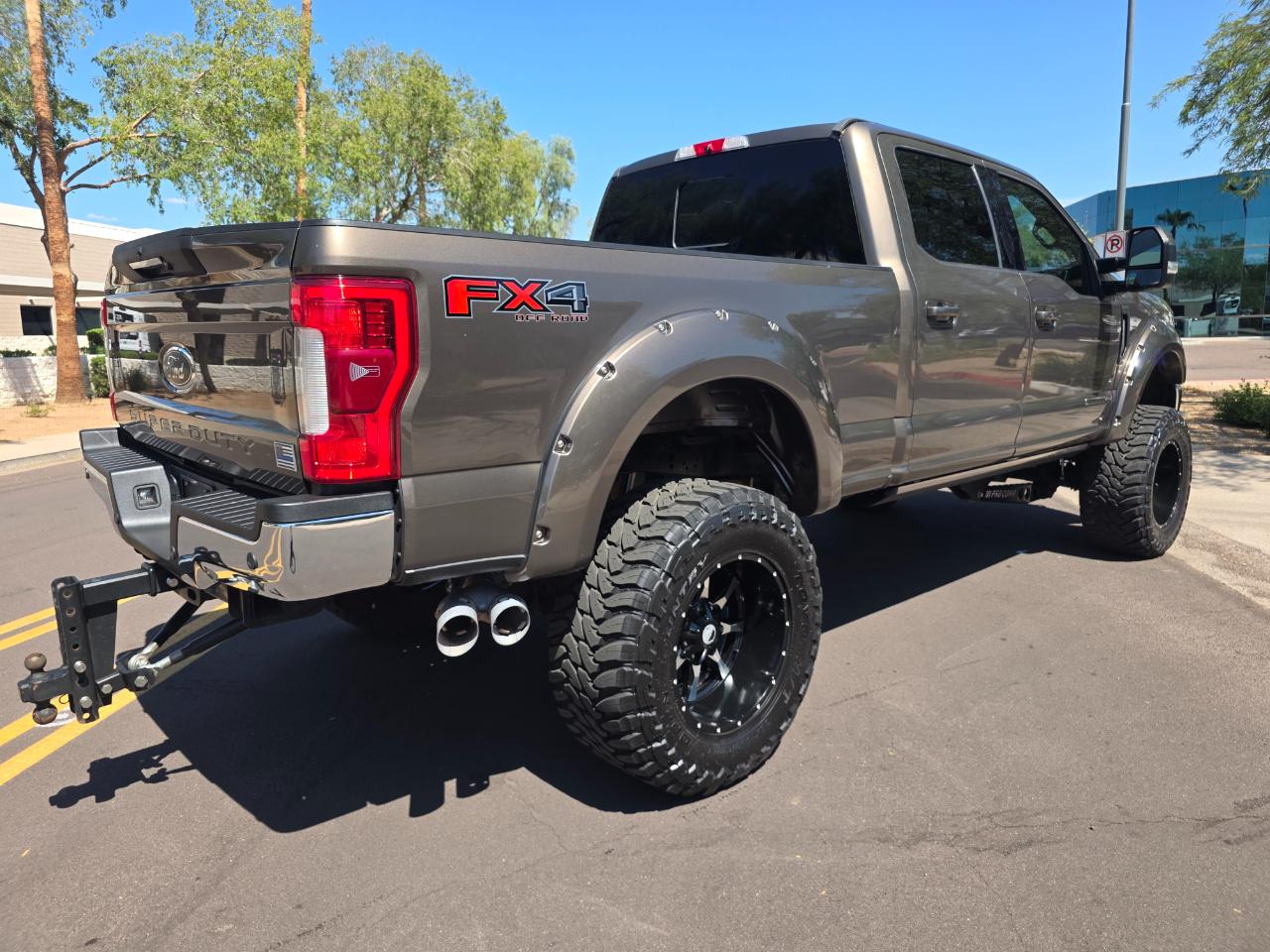 Ford F-250 SD Lariat Crew Cab 4WD 2017
