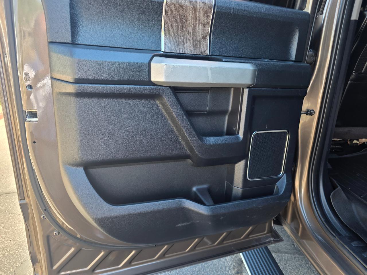Ford F-250 SD Lariat Crew Cab 4WD 2017