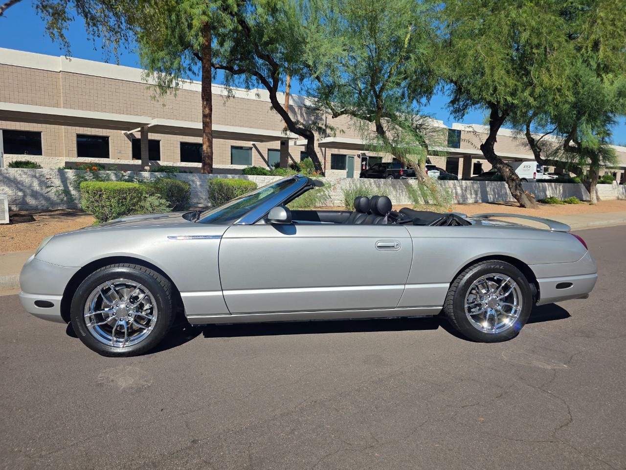 Ford Thunderbird 50th Anniversary 2005
